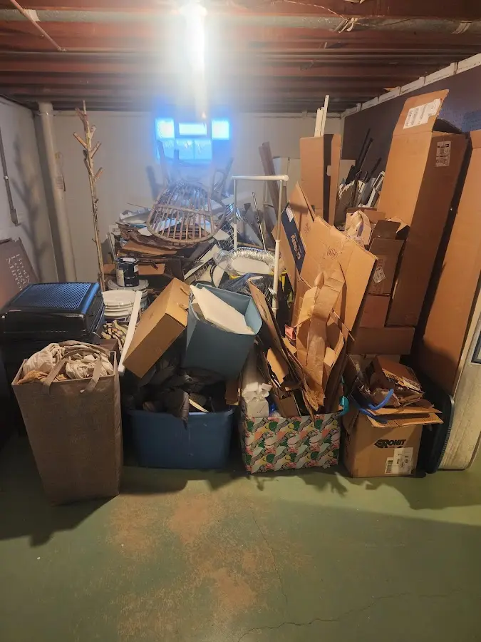 Roll-off dumpster container at job site for 20 Yard Dumpster Rental in Kalama